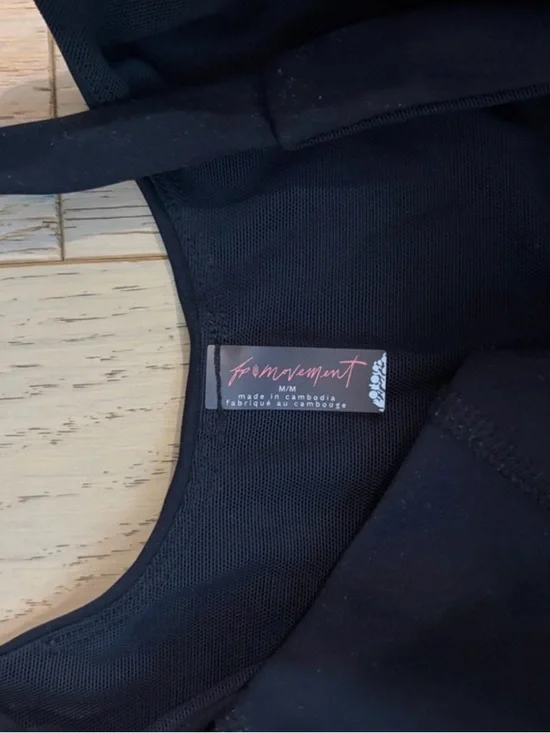 FP MOVEMENT RIGHTEOUS RUNSIE - Picture 4 of 5